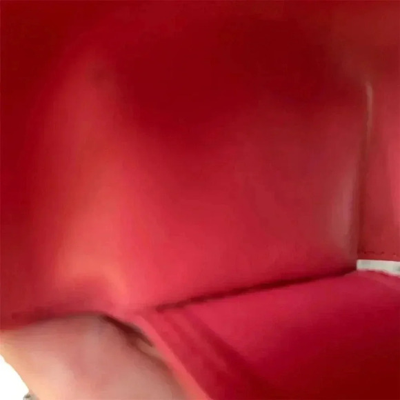 Louis Vuitton Red Vernis Key Case Luxury Keyring Dustbag & Box - Picture 7 of 7